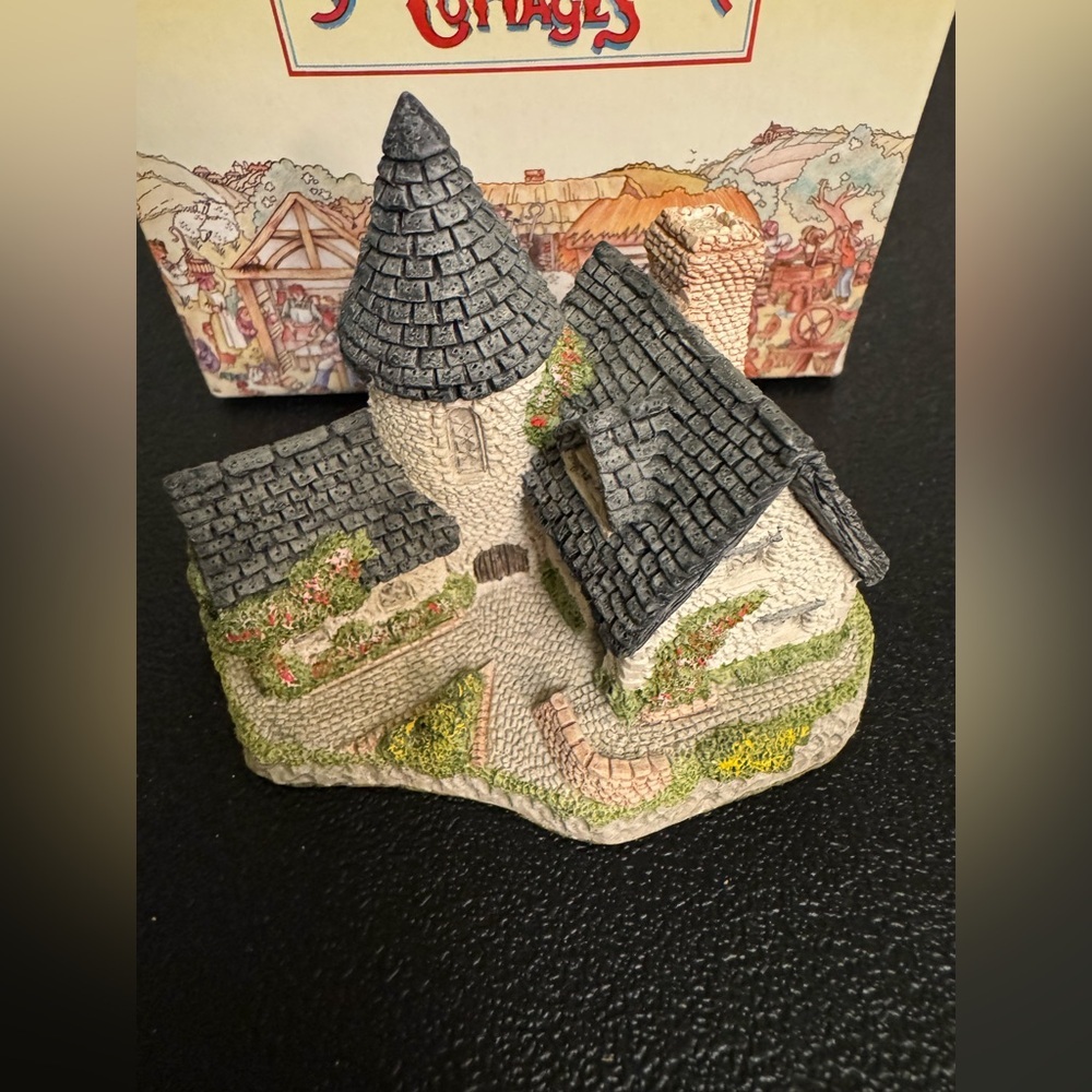 David Winter Vicarage Figurine